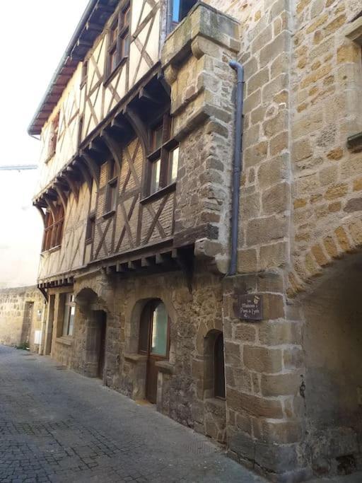 Vic-le-Comte Maison De Ville מראה חיצוני תמונה